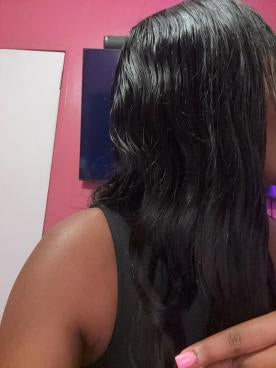 Customer wearing a NEWMISS hairstyle